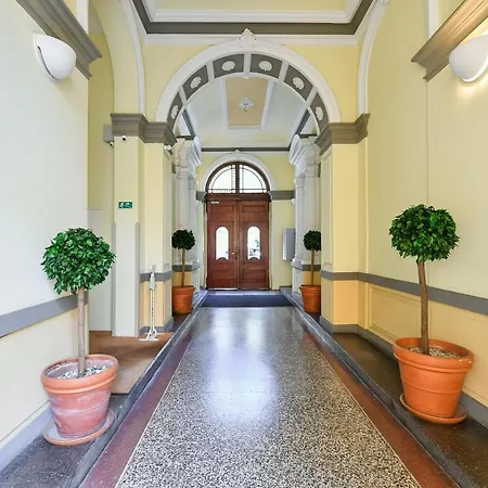 Klimentská 52 *
