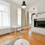 Klimentska 52 Апартаменты Прага