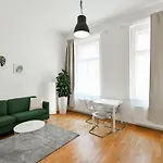 Klimentska 52 Апартаменты Прага