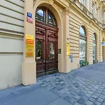Klimentska 52 * Прага